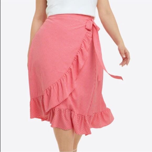 Draper James The Waist Wrap Skirt In Gingham Seersucker - Picture 1 of 6